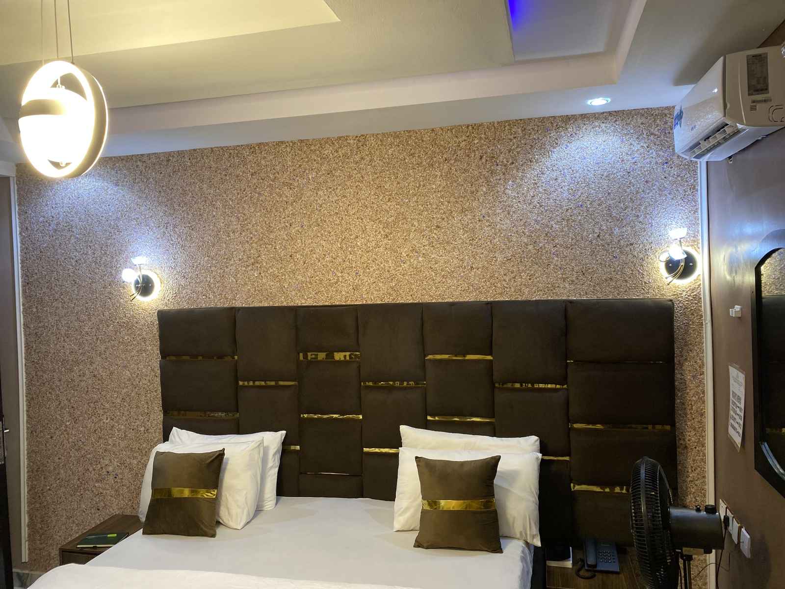 Luxury Suite Bedroom – Ojay Cruise Hotel