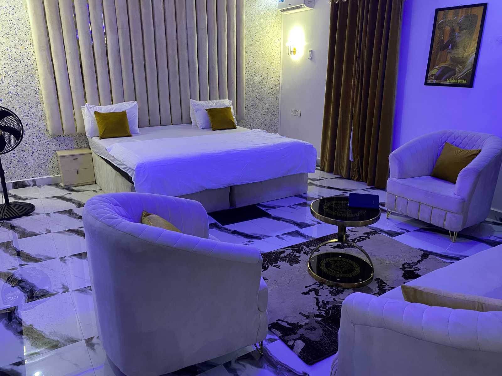 Luxury Suite Bedroom – Ojay Cruise Hotel