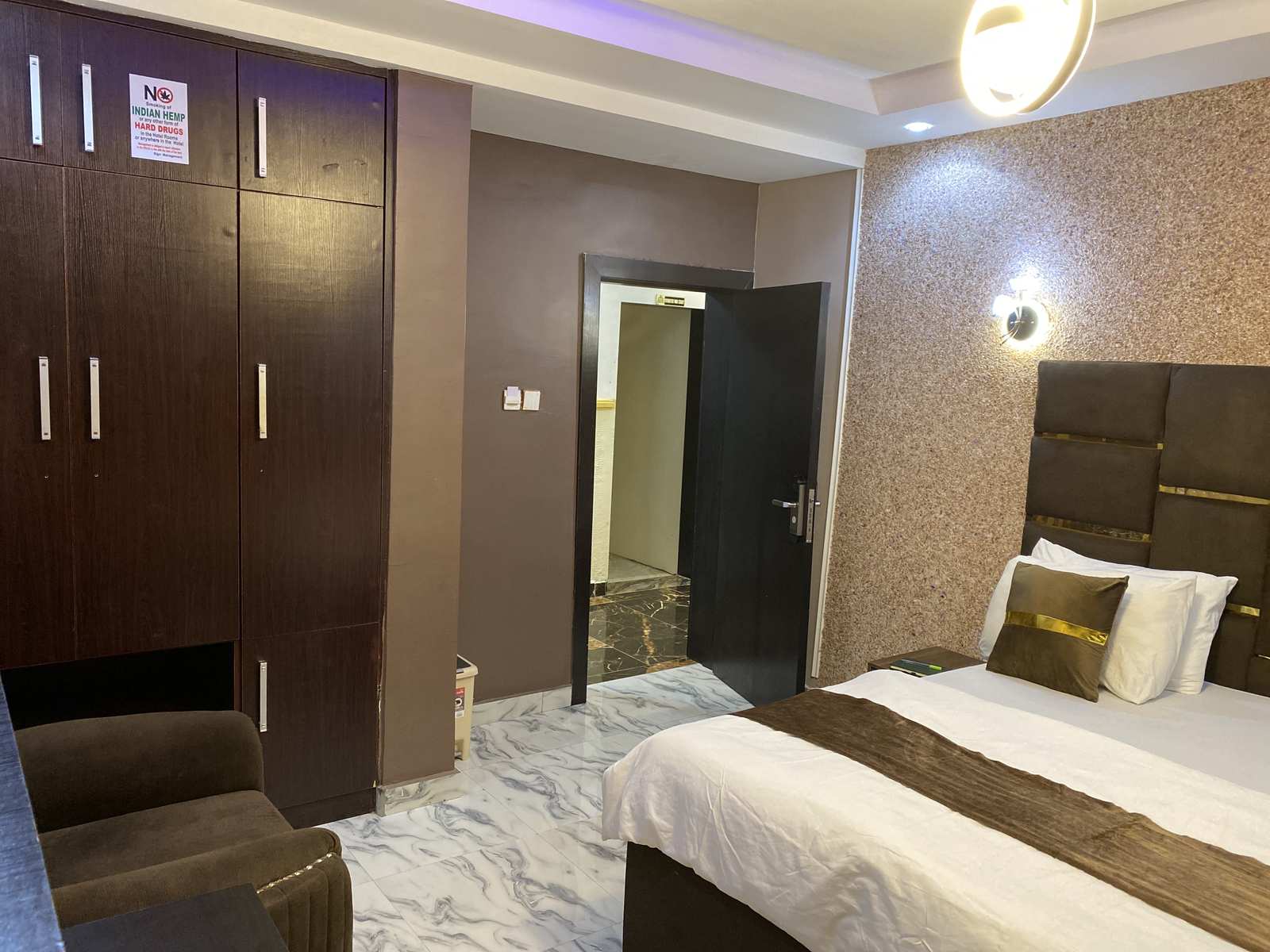 Luxury Suite Bedroom – Ojay Cruise Hotel