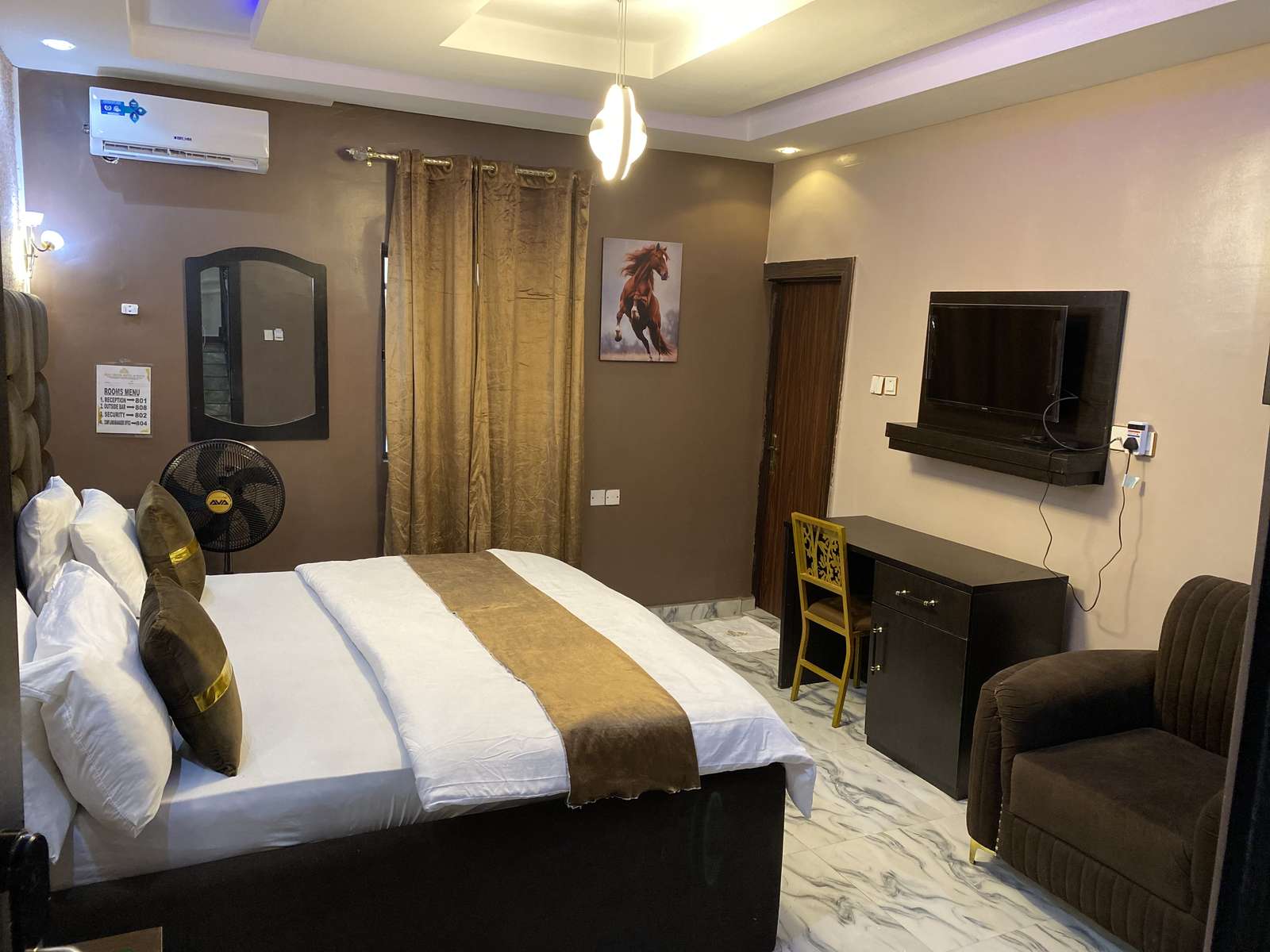 Luxury Suite Bedroom – Ojay Cruise Hotel