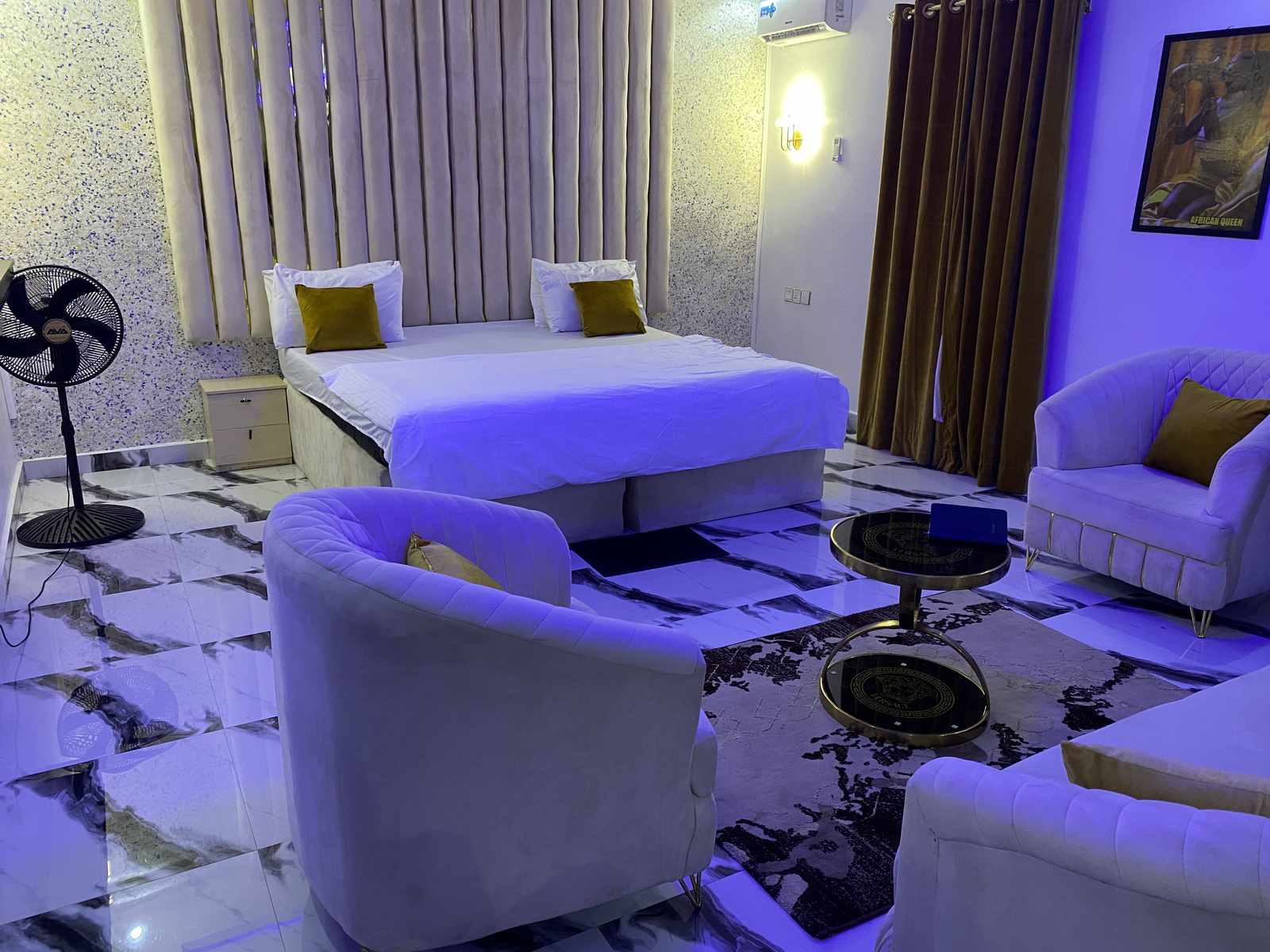 Luxury Suite Bedroom – Ojay Cruise Hotel