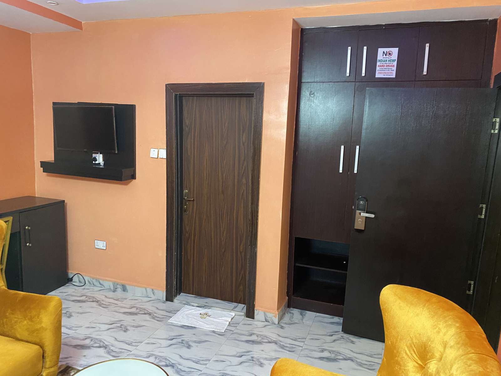 Luxury Suite Bedroom – Ojay Cruise Hotel