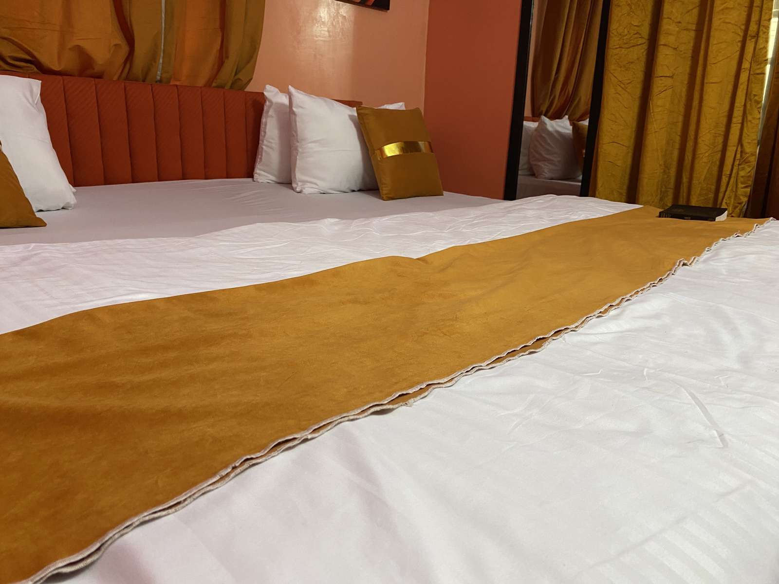 Luxury Suite Bedroom – Ojay Cruise Hotel