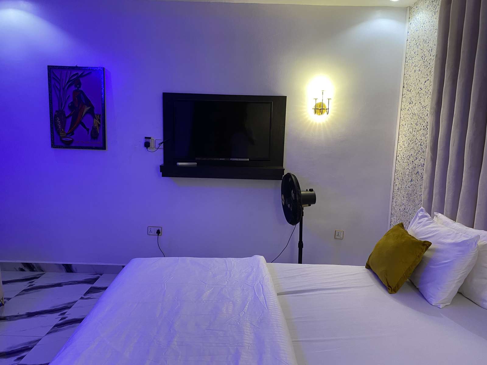 Luxury Suite Bedroom – Ojay Cruise Hotel